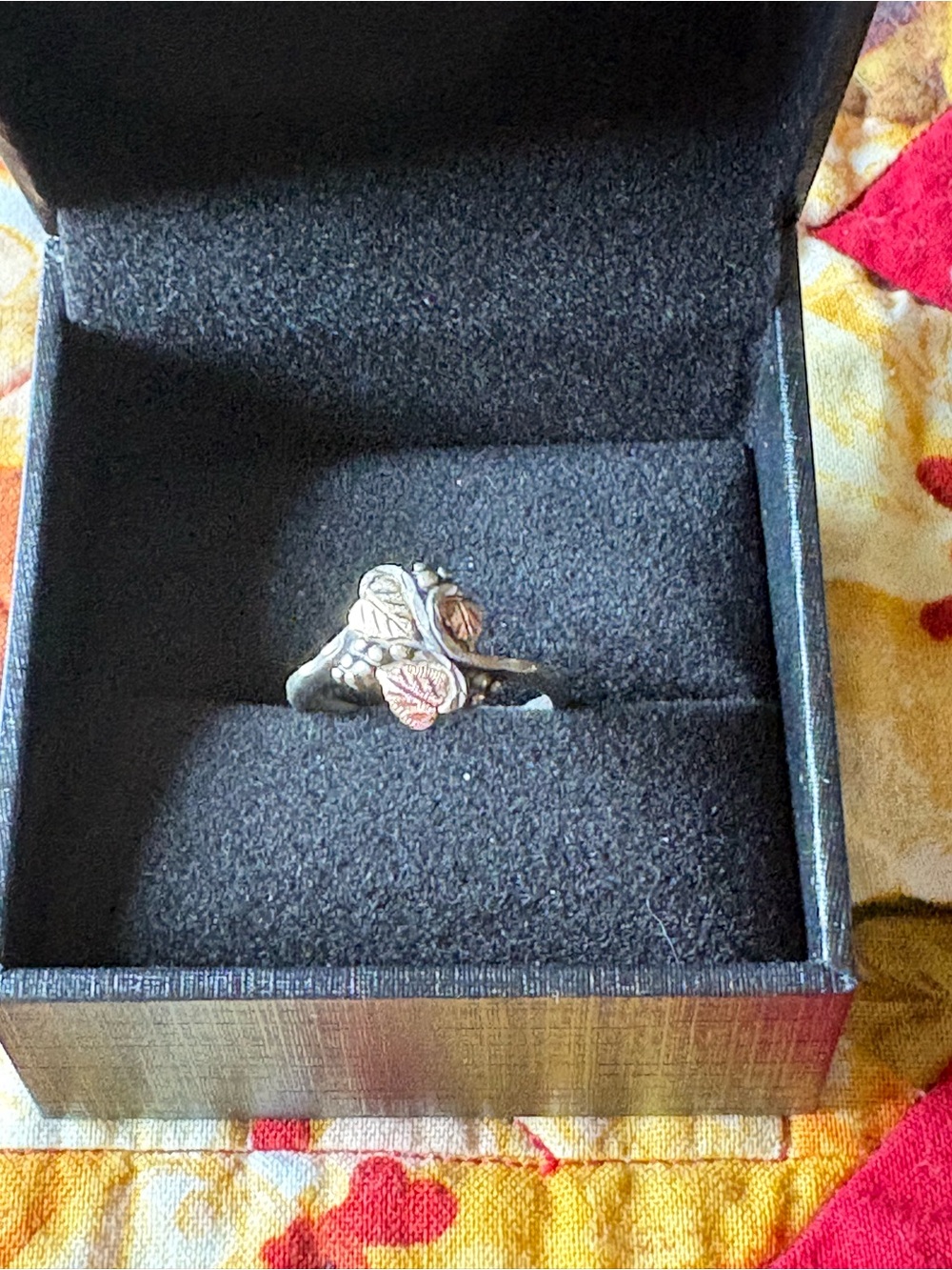 Antique black hills gold leaf ring 12kt.